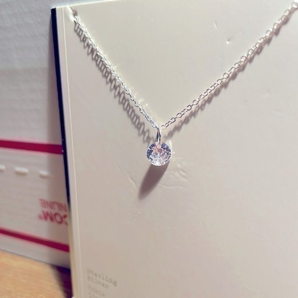 Gemstone pendant